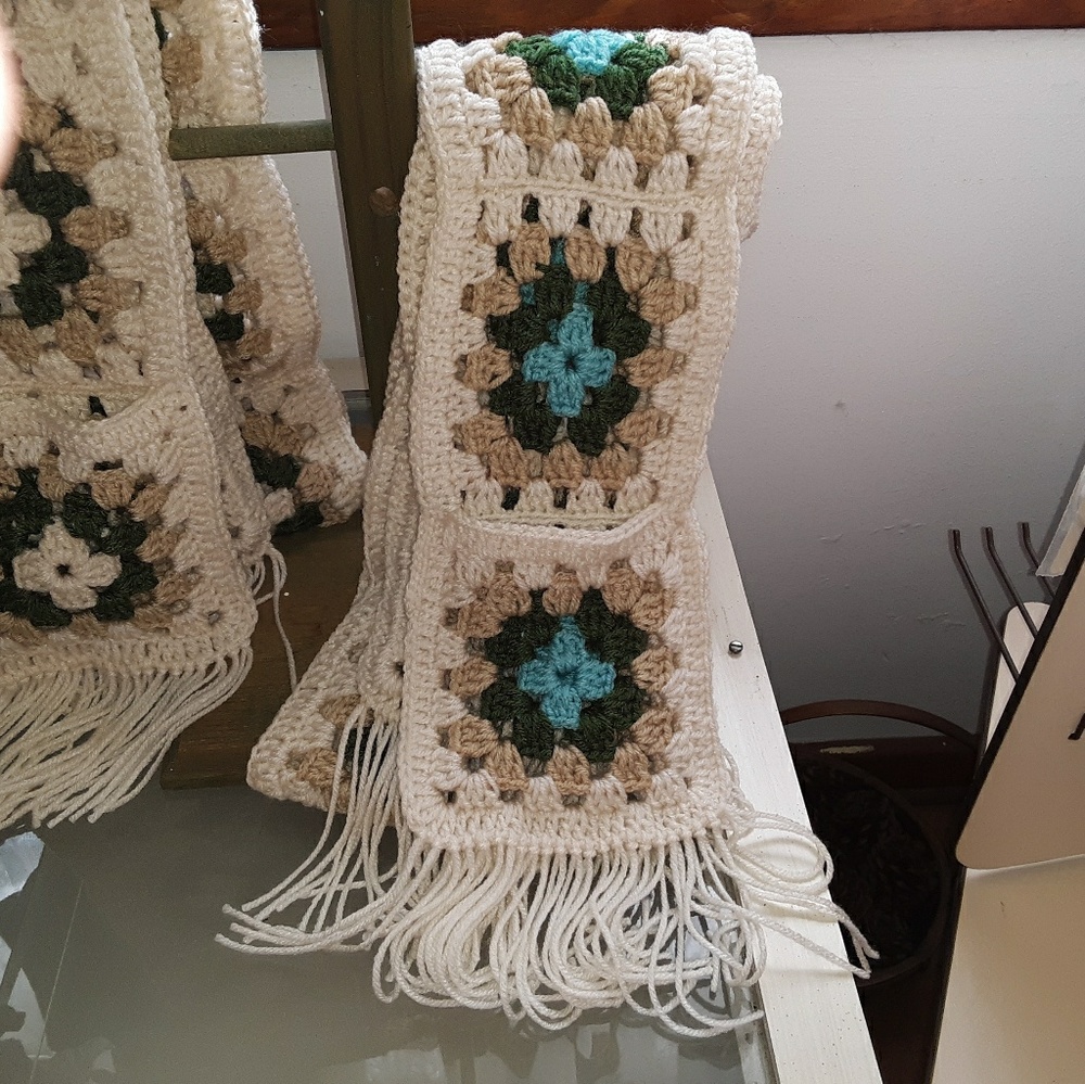 Crochet scarf